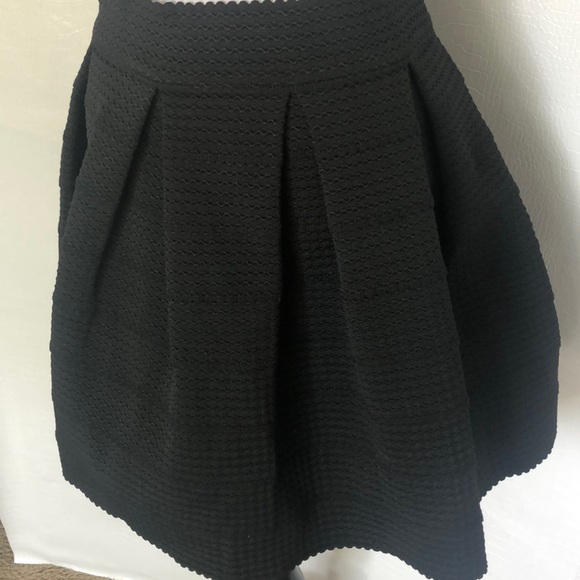 EXPRESS BLACK SKIRT. - Picture 5 of 8